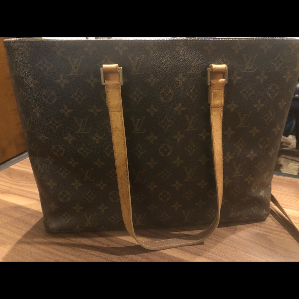 Authentic Louis Vuitton monogram Luco tote.